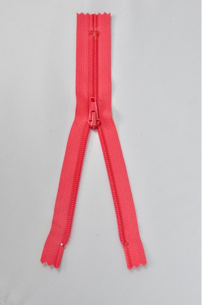 ZIP032  5號拉鏈  成衣單頭拉鏈   聚酯牙拉鏈款式  密尾拉鏈  不設單獨拉鍊訂購 細節-3